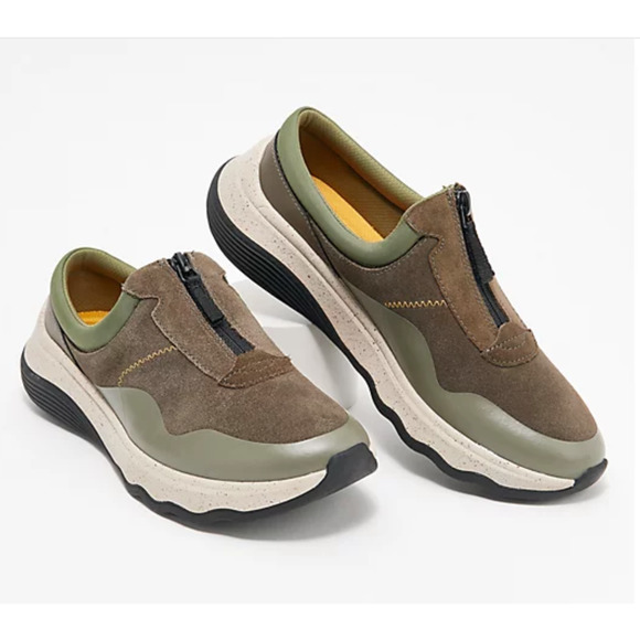 Clarks Collection Suede‎ Clogs in Juant Way Dark Olive Size 8.5 - Picture 1 of 8